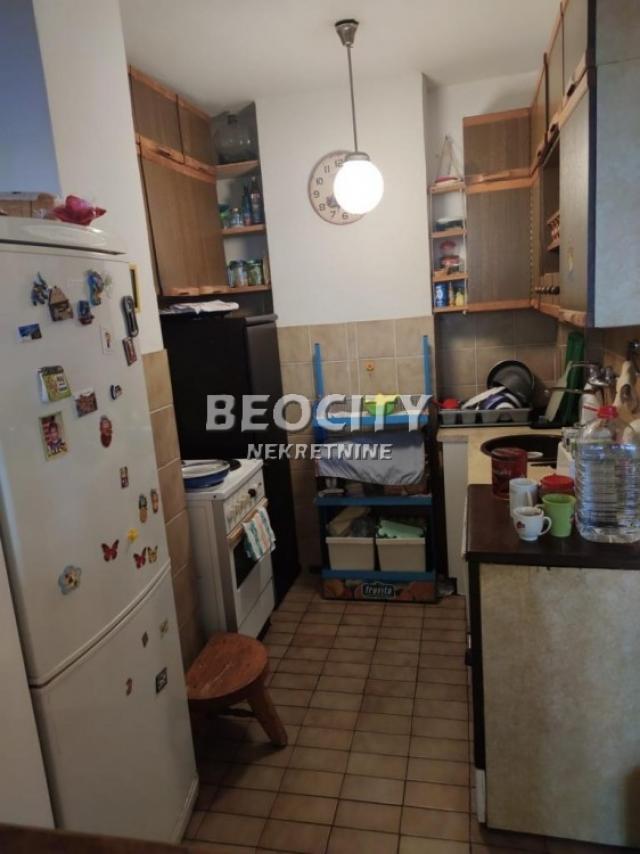 Voždovac, Medaković 3, Borivoja Stevanovića, 3. 0, 104m2, 140400EUR