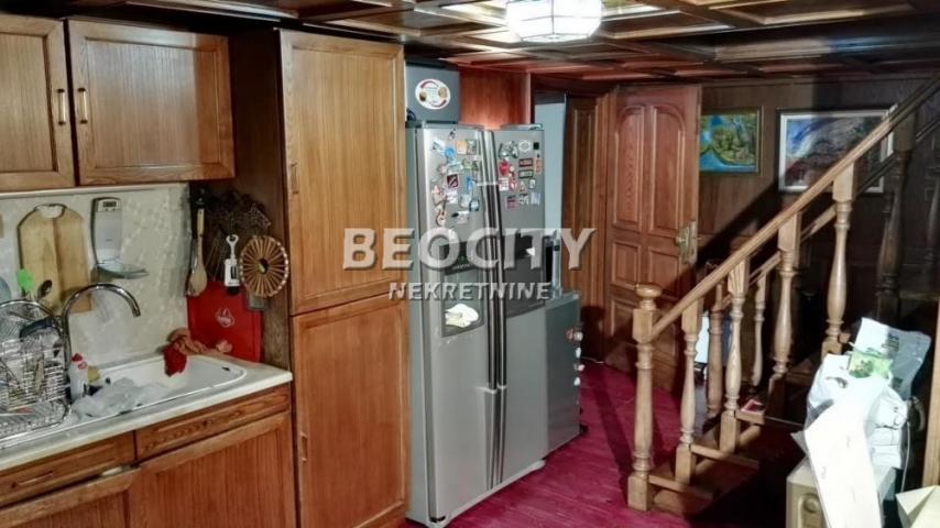 Zemun, Centar, Glavna, 4. 5, 143m2, 270000EUR