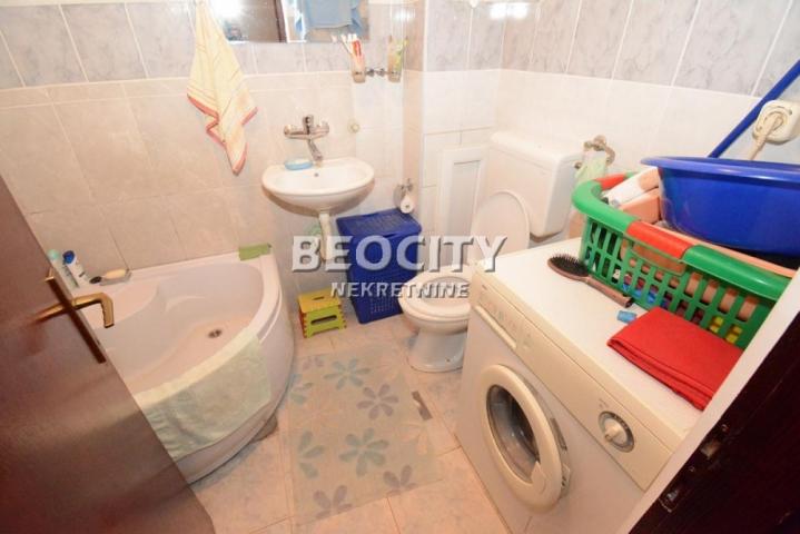 Čukarica, Bele vode, Leposave Vujošević, 4. 0, 90m2, 121600EUR