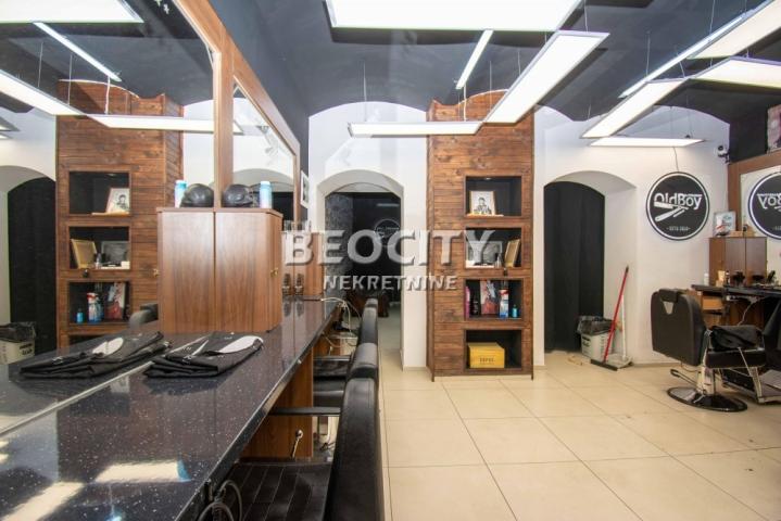 Stari grad, Knez Mihailova, Cara Uroša, 1. 0, 40m2, 170000EUR Lokal sa izlogom ka ulici