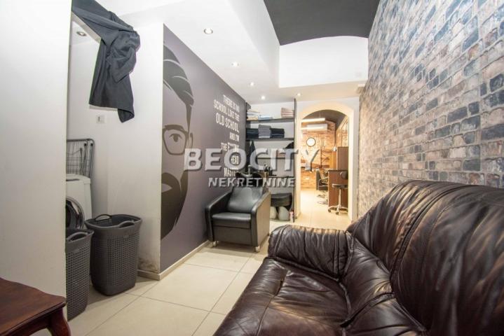 Stari grad, Knez Mihailova, Cara Uroša, 1. 0, 40m2, 170000EUR Lokal sa izlogom ka ulici