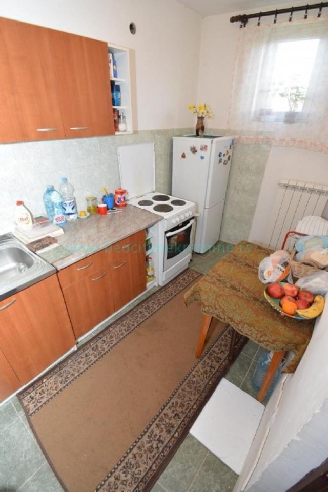 Voždovac, Pinosava, Nova 10 , 2. 0, 250m2, 200000EUR