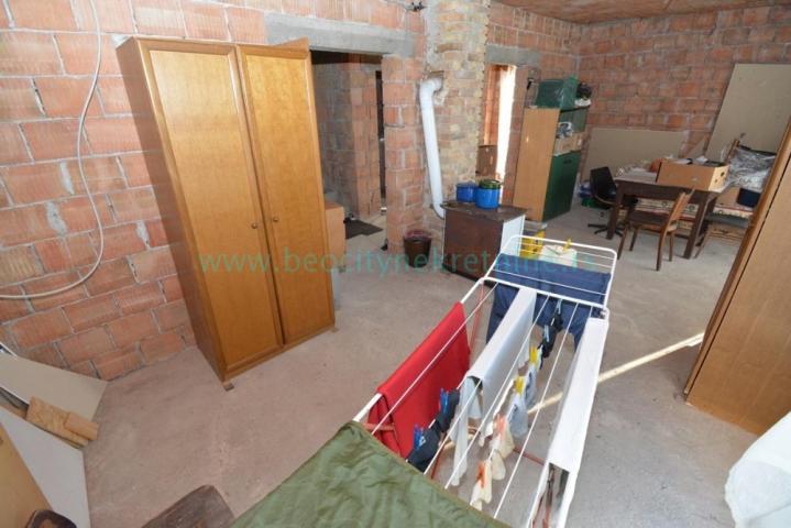 Voždovac, Pinosava, Nova 10 , 2. 0, 250m2, 200000EUR