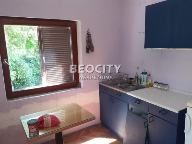 Grocka, Leštane, Kružni put, 9. 0, 300m2, 120000EUR