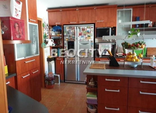 Zemun, Altina, Ugrinovački put 10. deo, 5. 0, 400m2, 410000EUR