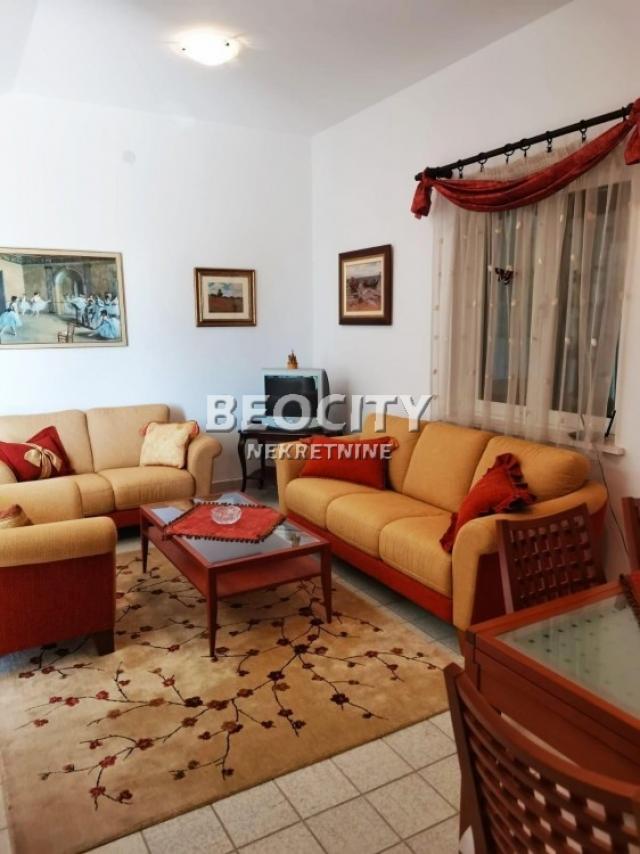 Petrovac, Centar, Stupovi, 6. 0, 181m2, 450000EUR