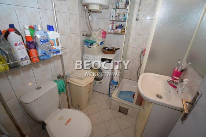 Novi Beograd, Stari Merkator, Palmira Toljatija, 2. 5, 54m2, 165000EUR