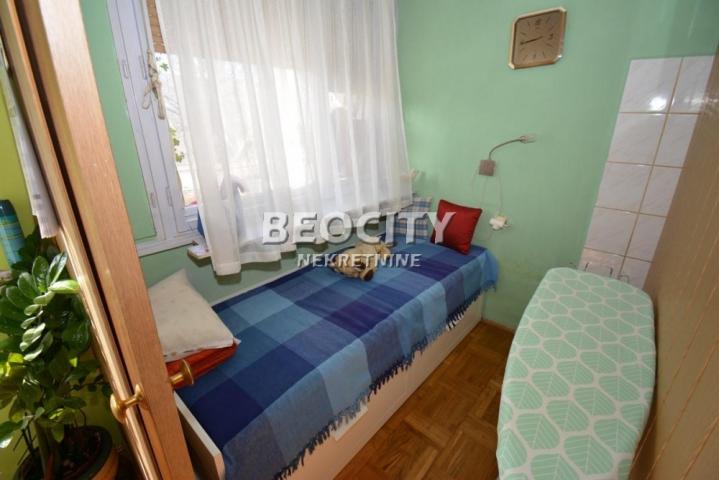 Novi Beograd, Stari Merkator, Palmira Toljatija, 2. 5, 54m2, 165000EUR