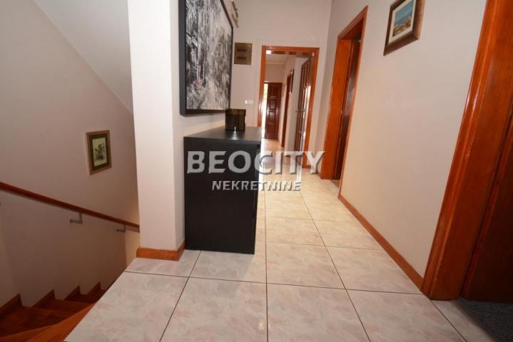 Zemun, Batajnica, Despota Ivaniša, 5. 0, 270m2, 355000EUR