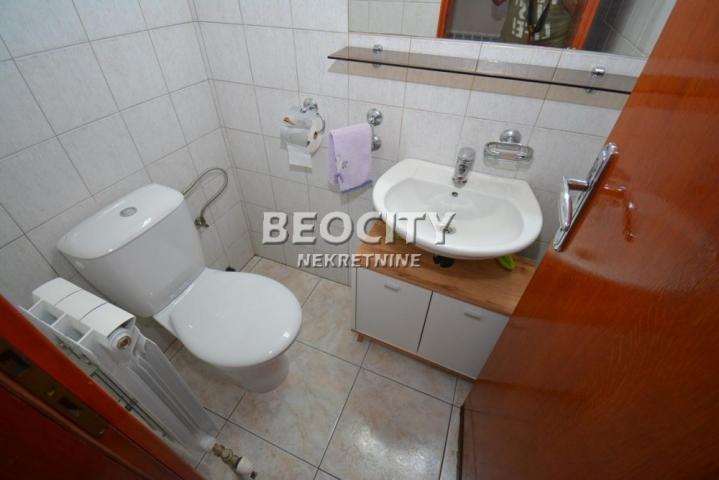 Zemun, Batajnica, Despota Ivaniša, 5. 0, 270m2, 355000EUR