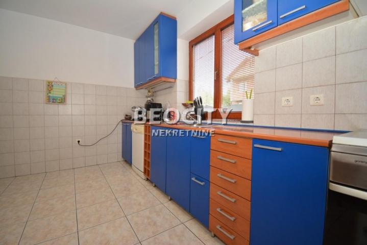 Zemun, Batajnica, Despota Ivaniša, 5. 0, 270m2, 355000EUR