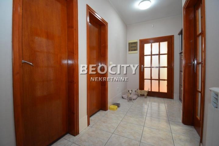 Zemun, Batajnica, Despota Ivaniša, 5. 0, 270m2, 355000EUR