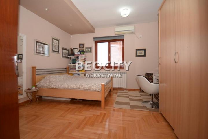 Zemun, Batajnica, Despota Ivaniša, 5. 0, 270m2, 355000EUR