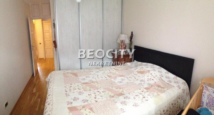 Vračar, Kalenić pijaca, Kursulina , 3. 5, 85m2, 320000EUR