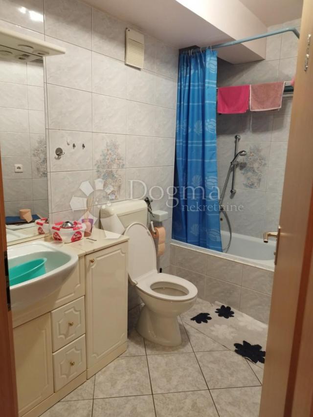 Flat Novi Vinodolski, 66,14m2