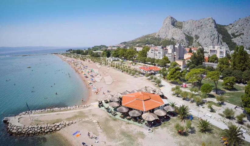 FANTASTIČAN STAN PRVI RED DO MORA 64 M2, OMIŠ