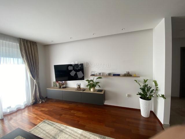 Flat Rešetari, 68m2