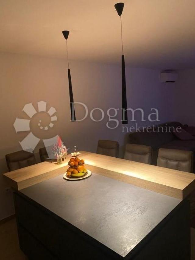 Wohnung Rešetari, 68m2