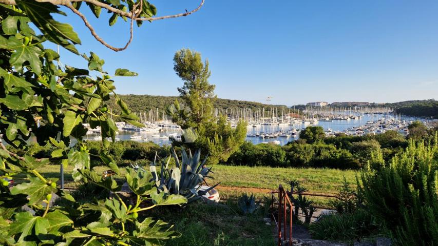 Apartment mit Terrasse und der schönsten Aussicht in Pula