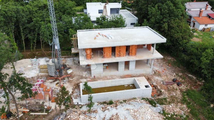 A MODERN HOUSE UNDER CONSTRUCTION