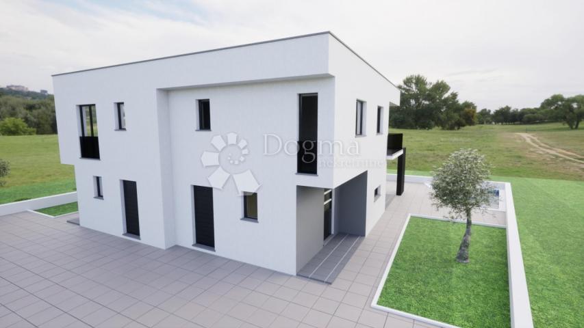 MODERN ROW VILLA WITH SWIMMING POOL NEAR UMAG