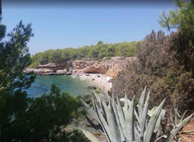 GRAĐEVINSKA ZEMLJIŠTA U T2 ZONI, OTOK HVAR