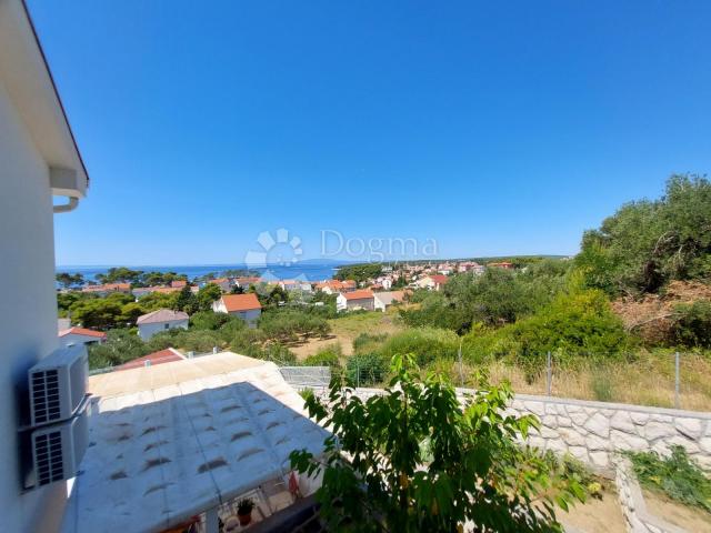 Predivna kuća sa panoramskim pogledom i bazenom