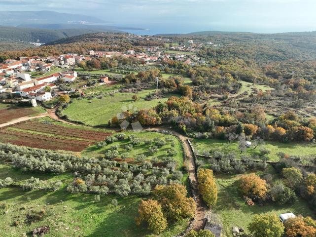 KOMBINIRANO ZEMLJIŠTE SA OTVORENIM POGLEDOM