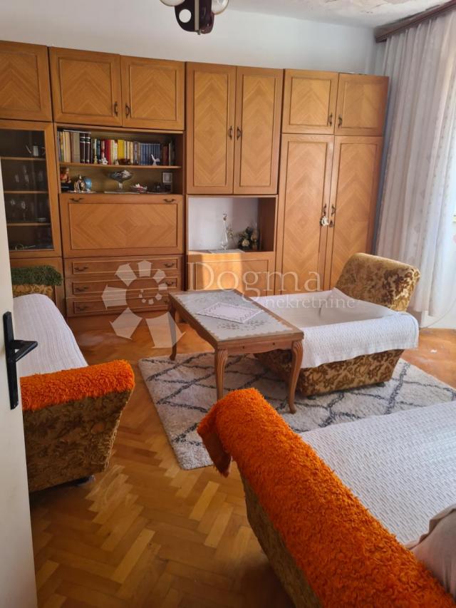 Flat Grad, Šibenik, 75m2