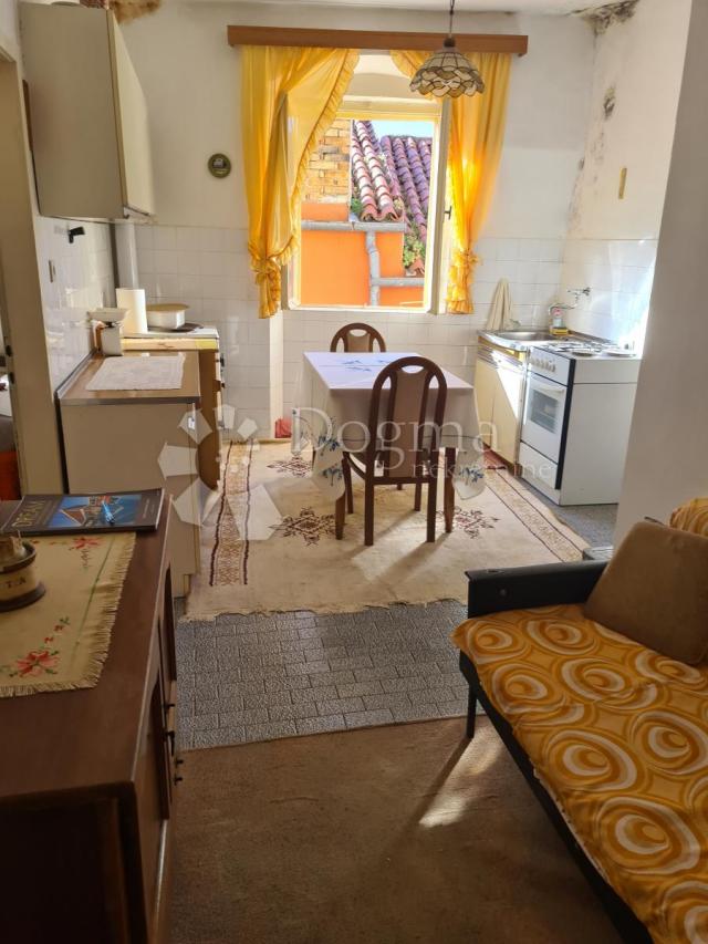 Flat Grad, Šibenik, 75m2