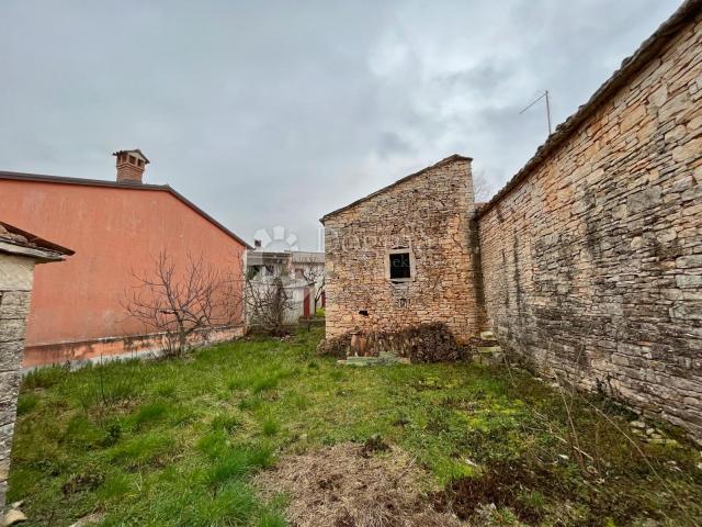 NEKRETNINA ZA MANJI PRIVATNI KOMPLEKS KUĆA