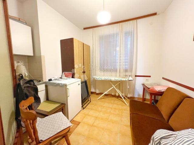 Medulin, Apartmanska kuća u blizini mora