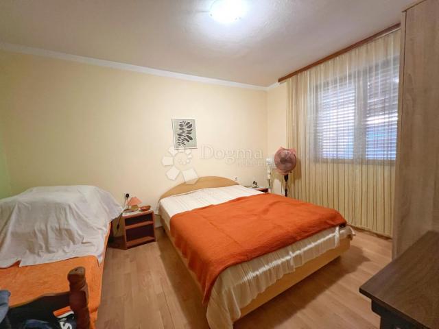 Medulin, Apartmanska kuća u blizini mora