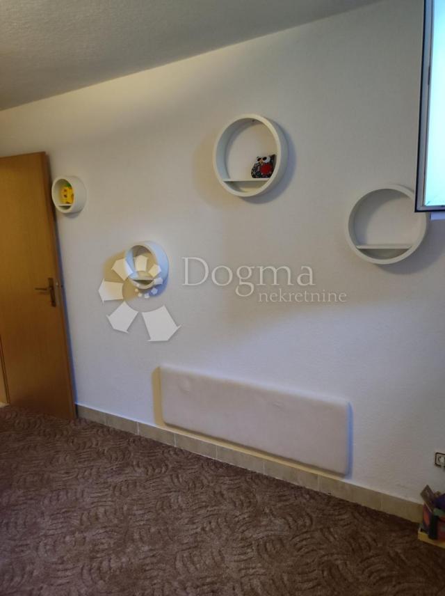 APARTMAN SA VRTOM I KONOBOM