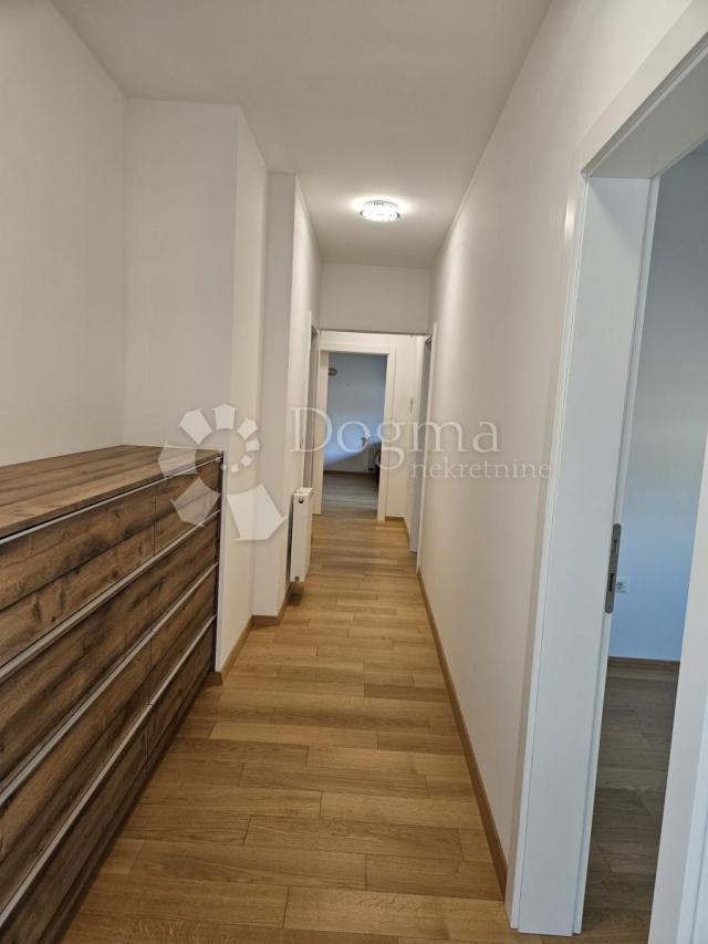 Flat Centar, Varaždin, 131,45m2