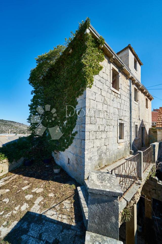 House Nerežišća, 1.841m2