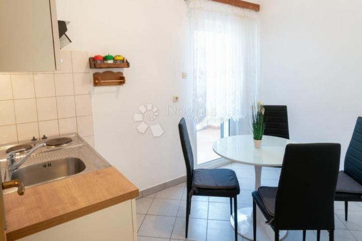 PIROVAC apartmanska kuća blizu mora