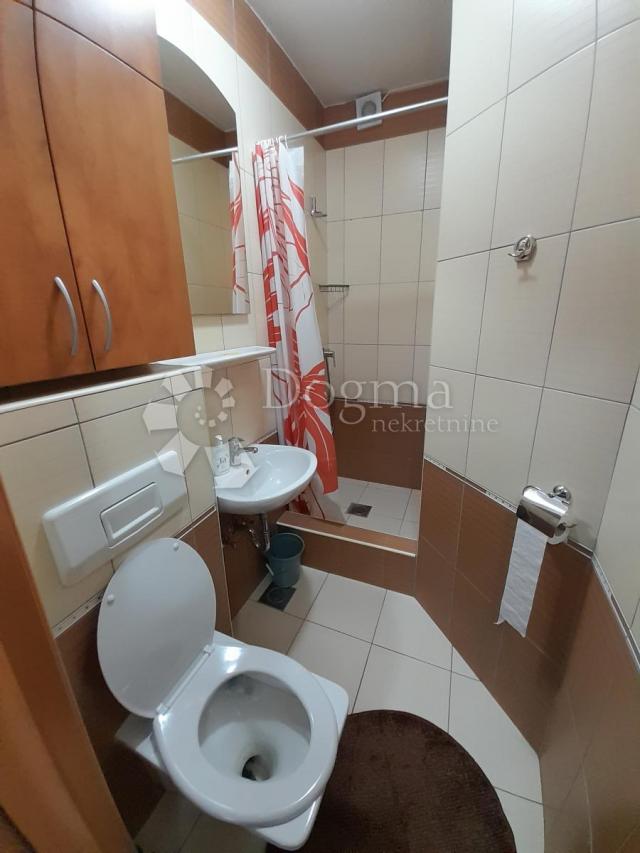 Lijepi apartman u mirnom dijelu Palita na Rabu