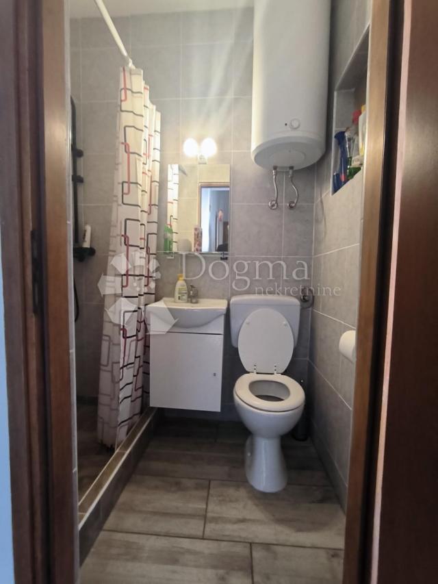 Kuća sa 6 apartmana, Sabunike-Privlaka