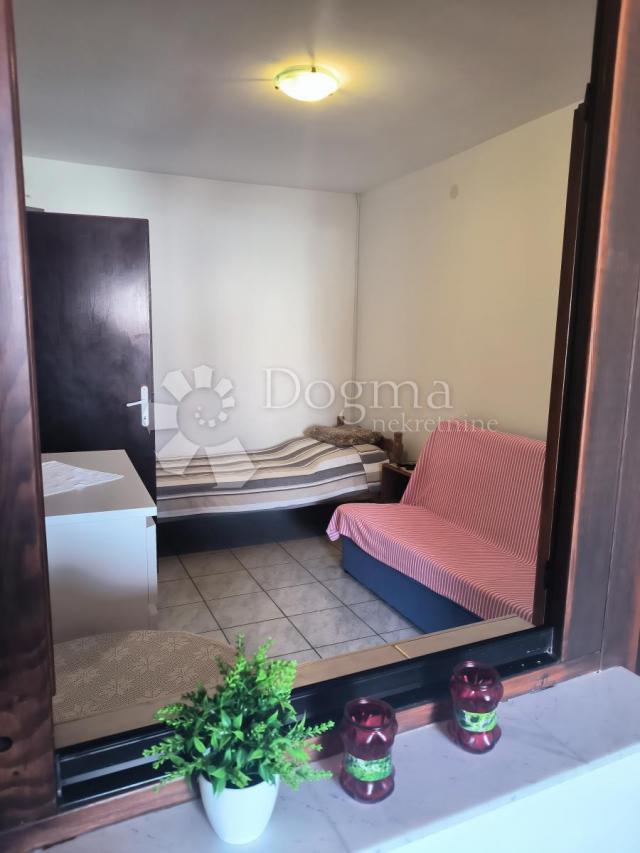 Kuća sa 6 apartmana, Sabunike-Privlaka