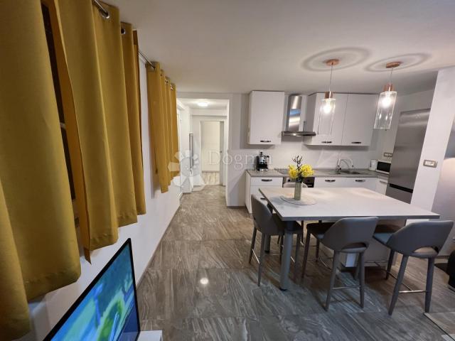 Flat Opatija - Centar, Opatija, 67,50m2