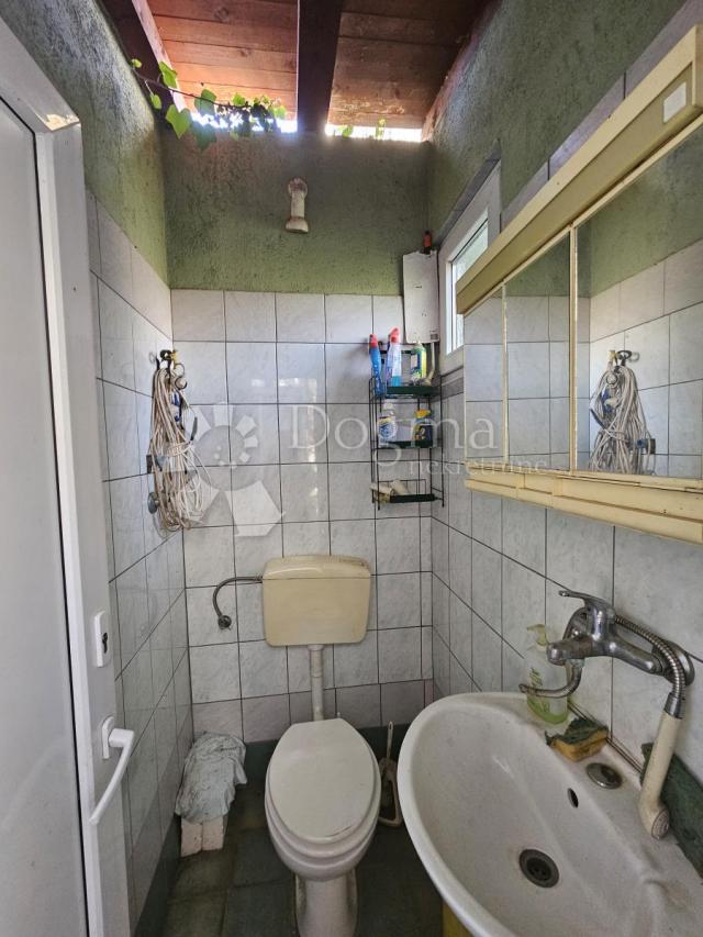 Apartmanska kuća u Pakoštanima