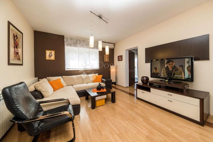 SAMO U DOGMI!! Apartman 125m2 sa pogledom na more