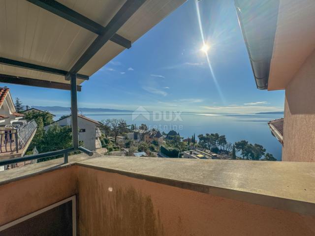 OPATIJA, CLOSE TO THE SEA - a larger apartment in a newer building with a pool and garden, panoramic