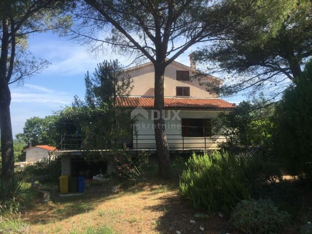 ISTRIA, LABIN, SURROUNDINGS - Semi-detached house with two apartments and a large garden, sea view