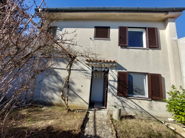 ISTRIA, LABIN, SURROUNDINGS - Semi-detached house with two apartments and a large garden, sea view