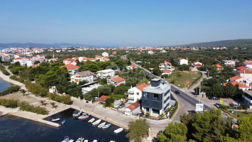 ZADAR, SUKOŠAN, 2-Zimmer-Wohnung, Penthouse in einem herrlichen Neubau mit Meerblick