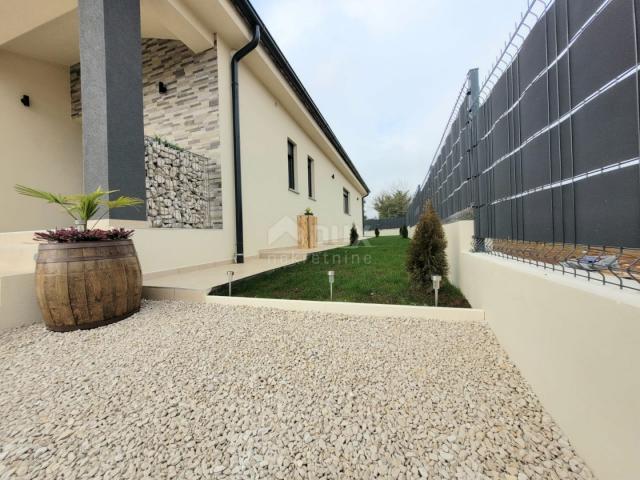 ISTRIA, MARČANA - Modern single-family house with swimming pool