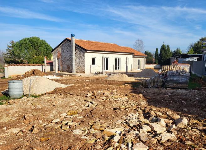 ISTRIEN, UMAG – Neu adaptiertes freistehendes Steinhaus