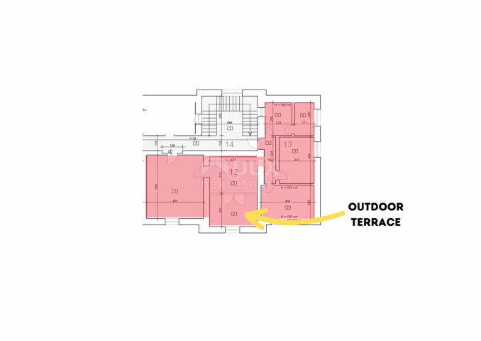 OPATIJA, ZENTRUM – größere Wohnung mit Terrasse zur leichten Anpassung, erste Reihe zum Meer mit Aus